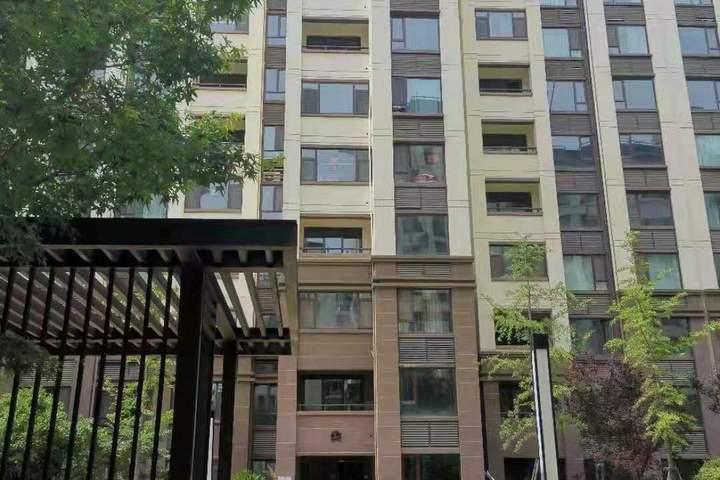 位于新密市刘寨镇养马路南侧、湖东路西侧、讲武路北侧（滨湖园）2号楼2单元11层1101号（不动产权豫（2019）新密不动产权第0016891号）